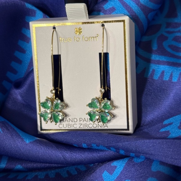 Four-Leaf Clover Earrings – Elegant Emerald and Crystal Stones - Picture 4 of 6